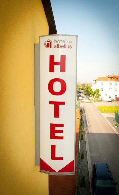 Hotel Albellus เบอร์โน ภายนอก รูปภาพ