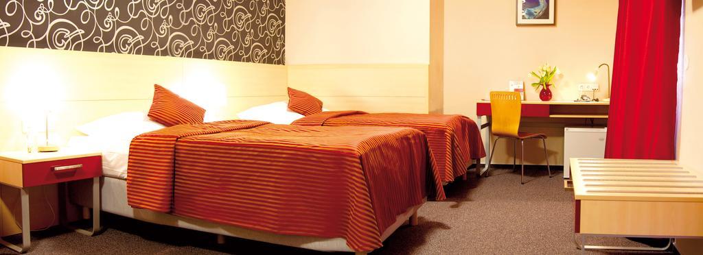 Hotel Albellus เบอร์โน ภายนอก รูปภาพ