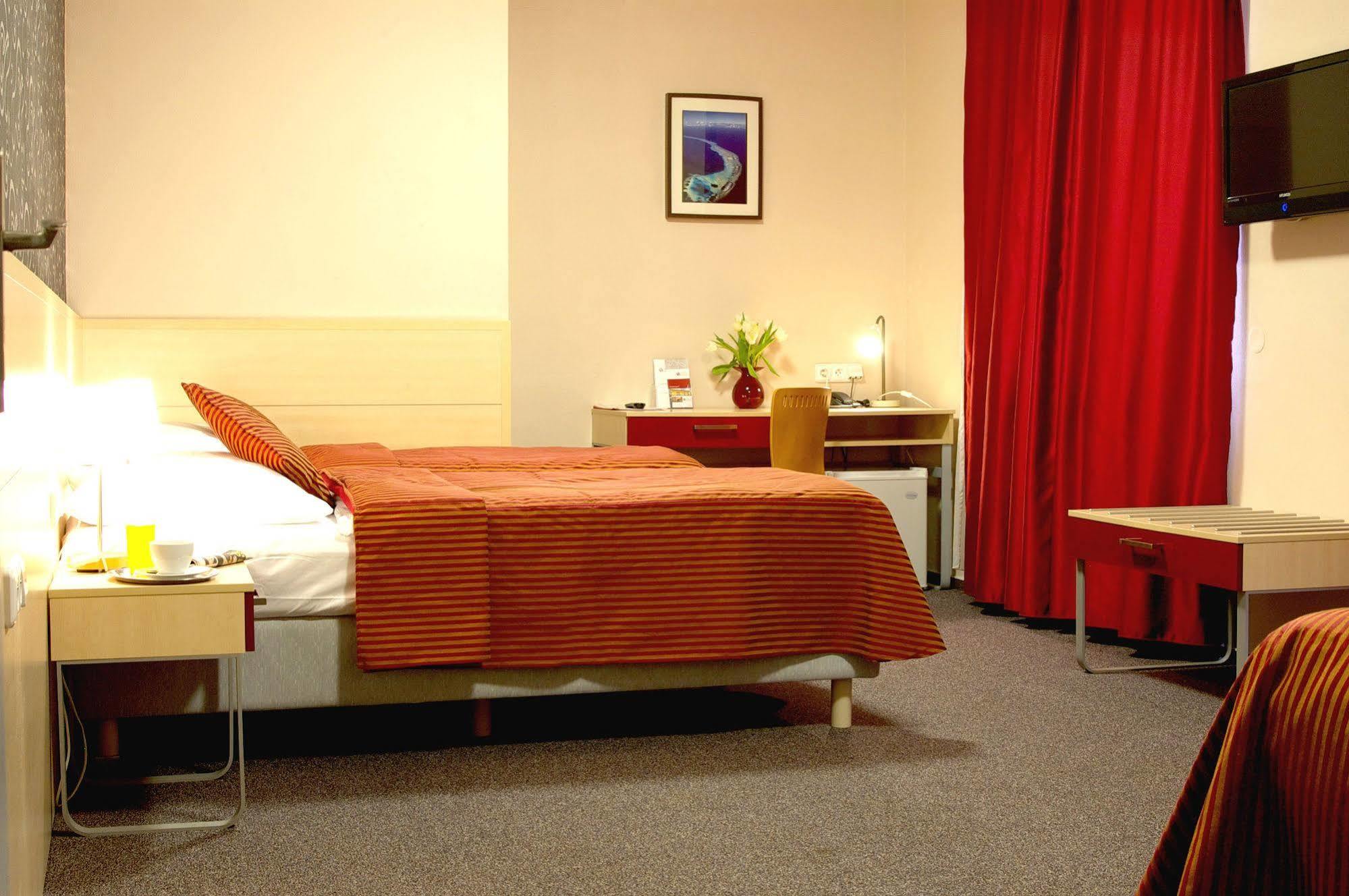 Hotel Albellus เบอร์โน ภายนอก รูปภาพ