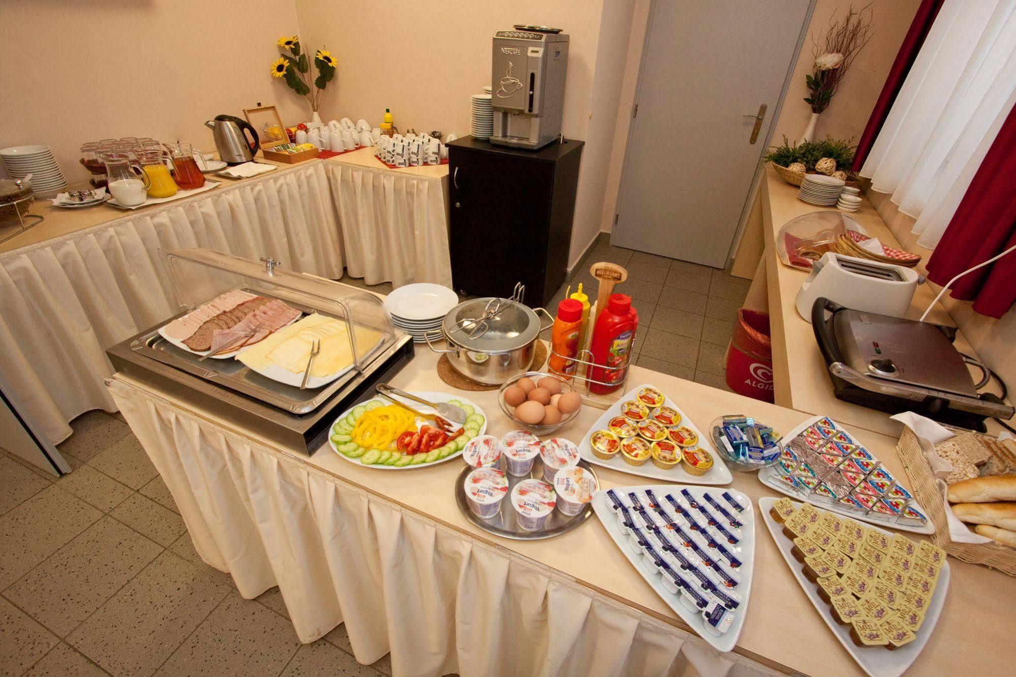 Hotel Albellus เบอร์โน ภายนอก รูปภาพ