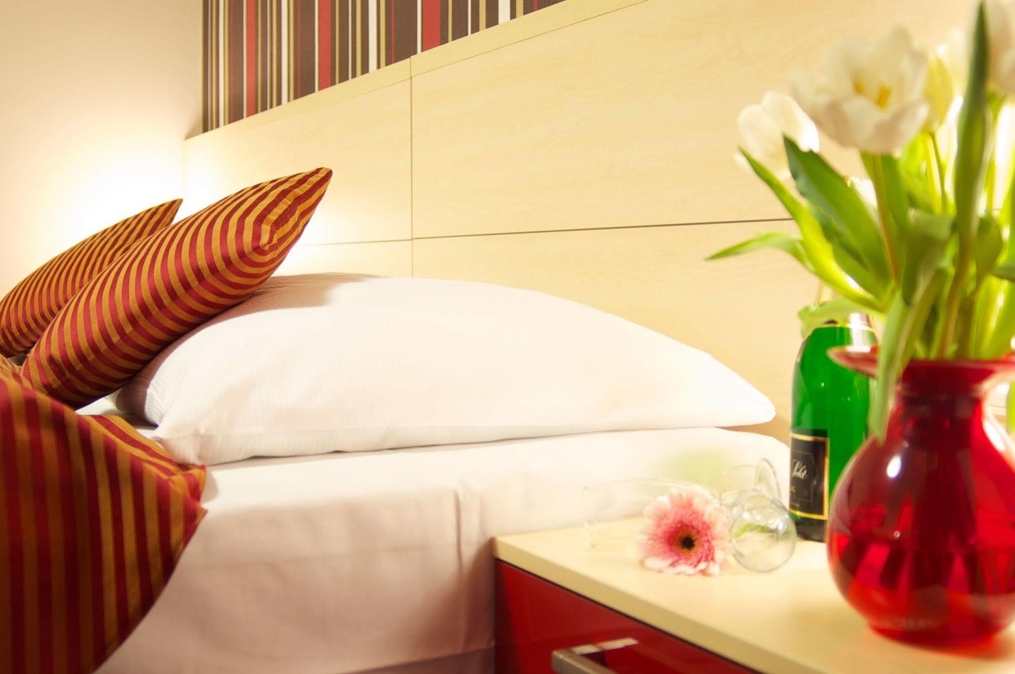 Hotel Albellus เบอร์โน ภายนอก รูปภาพ