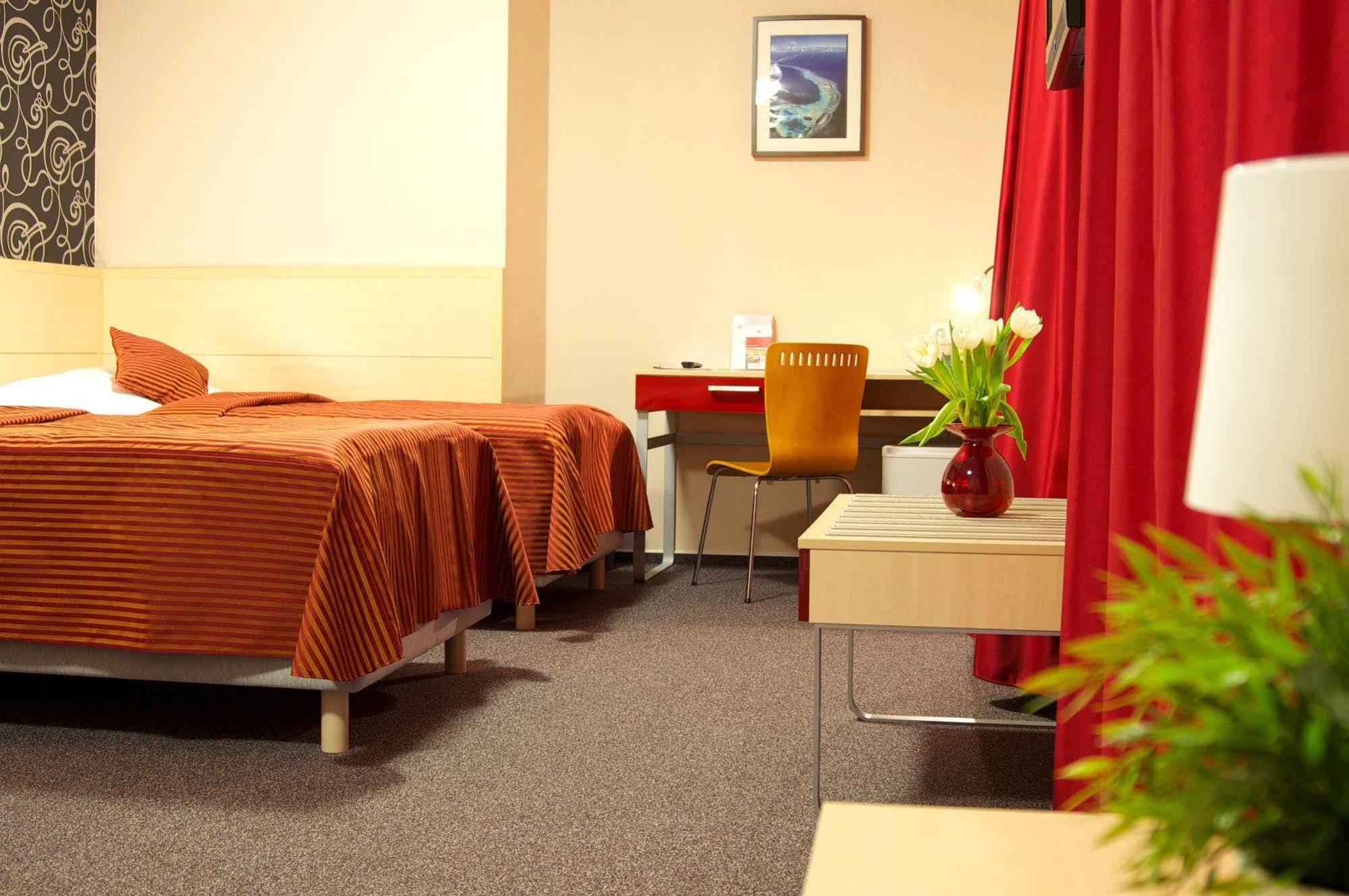 Hotel Albellus เบอร์โน ภายนอก รูปภาพ